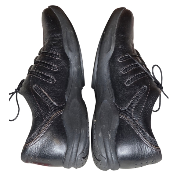 Clarks WaveWalk Black Leather Comfort Walking Shoes 9.5M w/ Box - Picture 6 of 11